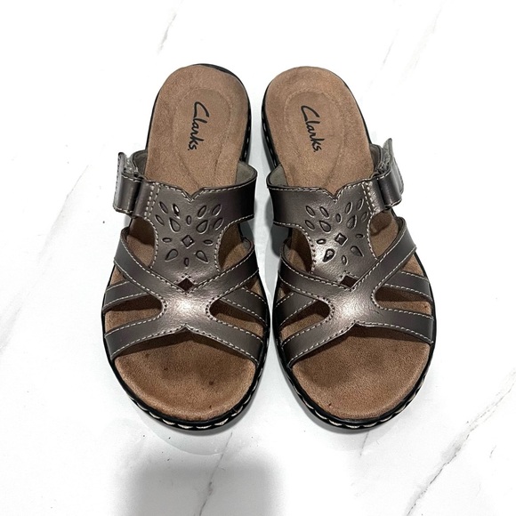 Clarks Brown Slide Sandals 6 - Picture 1 of 8